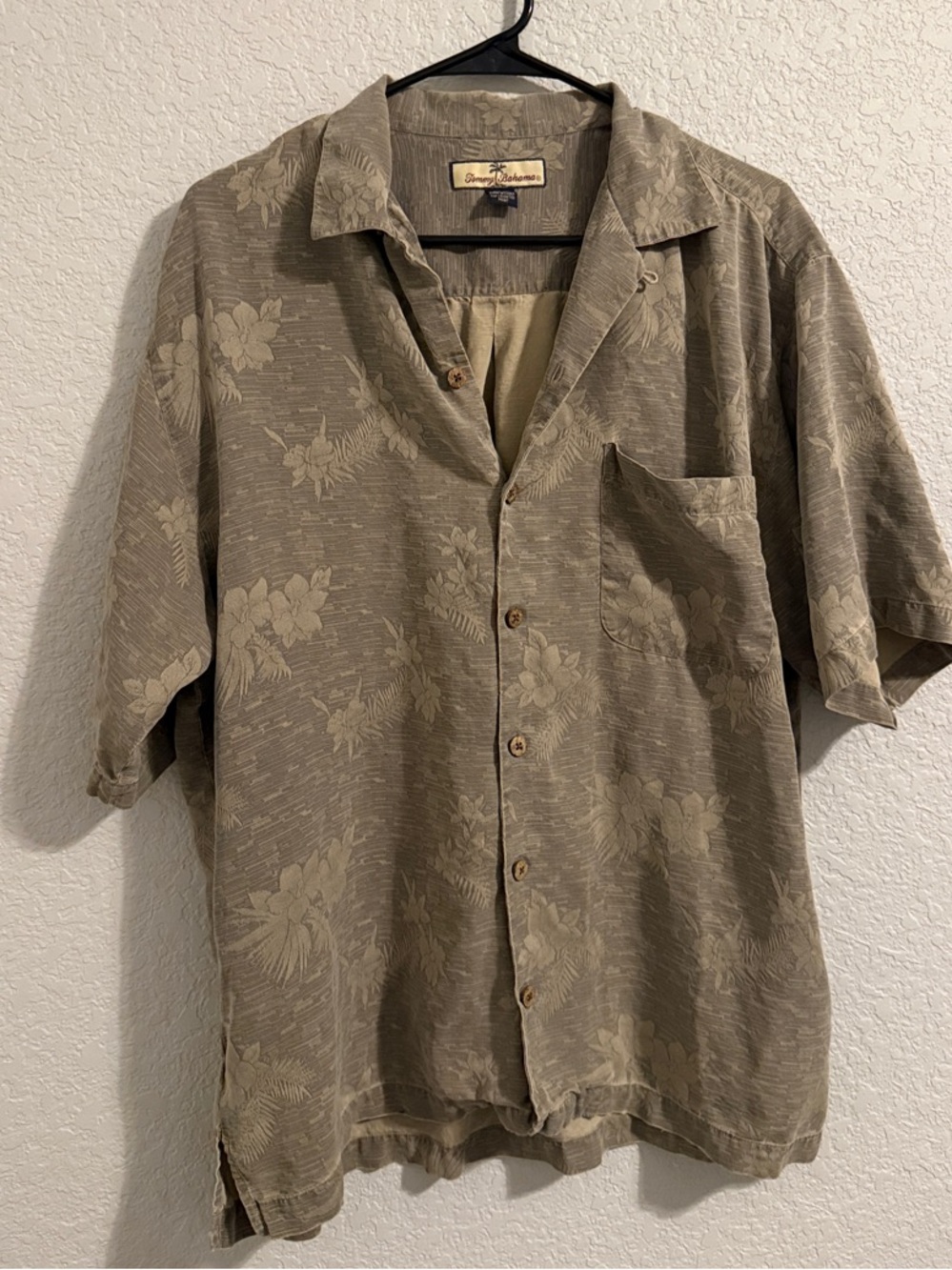 100% Silk Tommy Bahama Olive Floral Short-Sleeve Button-Down Shirt Size Medium